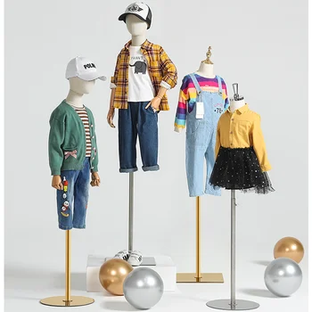 בד הכיסוי ילדים חצי גוף הבובה עם עץ&פלסטיק זרוע ברזל לעמוד היפ פלג הגוף העליון עבור חלון תצוגת בגדים