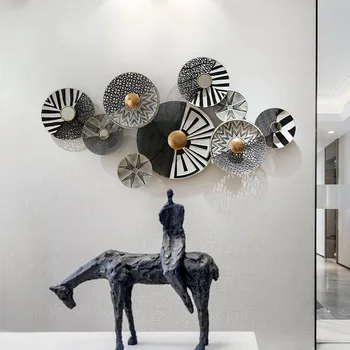 ג ' יין האירופי תלת-מימדית בעבודת יד ברזל יצוק קיר קישוטים יצירתיים בסלון ספה רקע קיר עיצוב חדר