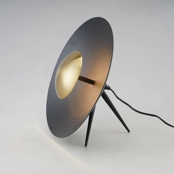 נורדי חדר שינה שולחן אורות לוויין מנורת זרקור המנורה שליד המיטה יוקרה בסלון עיצוב מחקר מודל החדר רטרו עיצוב המנורה