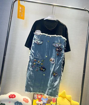 עיצוב חדש טלאים ג ' ינס קצר חולצת טריקו שרוול 2023 הקיץ לנשים באמצע שנות ה-זמן ישר שמלת יהלומים חרוזים ריינסטון השחור העליון